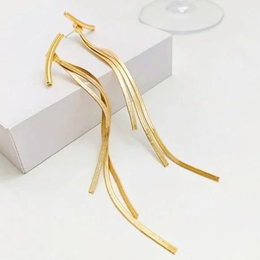 18K YELLOW GOLD LONG THREAD TASSEL ARC EARRINGS, NICE EARRINGS, CUTE EARRINGS - Picture 5 of 7